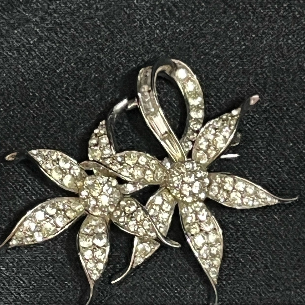 Boucher  Starburst Floral Blossom Vtg Pin Brooch Missing Rhinestone READ Descrip